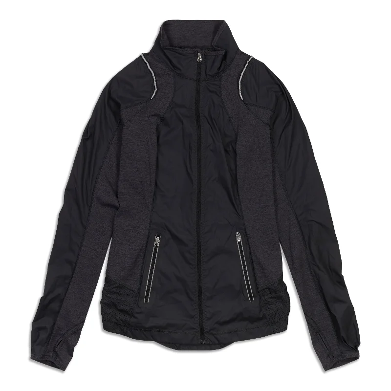 Run Featherweight Hybrid Jacket - Resale