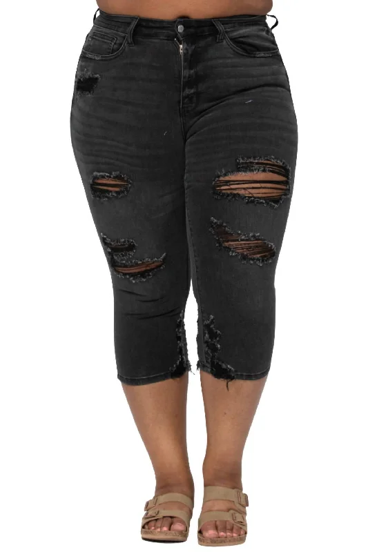 Destroyed Skinny Capri In Black